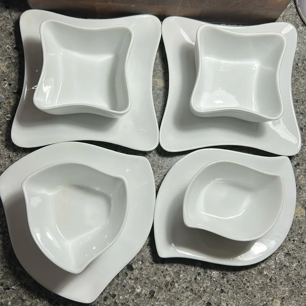 Crate & Barrel condiments set of 8 pieces